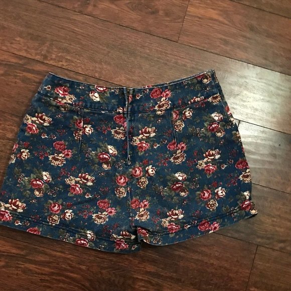 Vintage 90s Amazing Denim Floral Skort Asking $128 on FP app today🇬🇵 - Picture 8 of 9